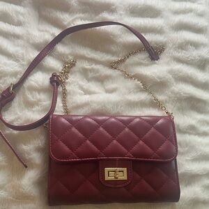 URBAN EXPRESSIONS
Winona Crossbody WOC